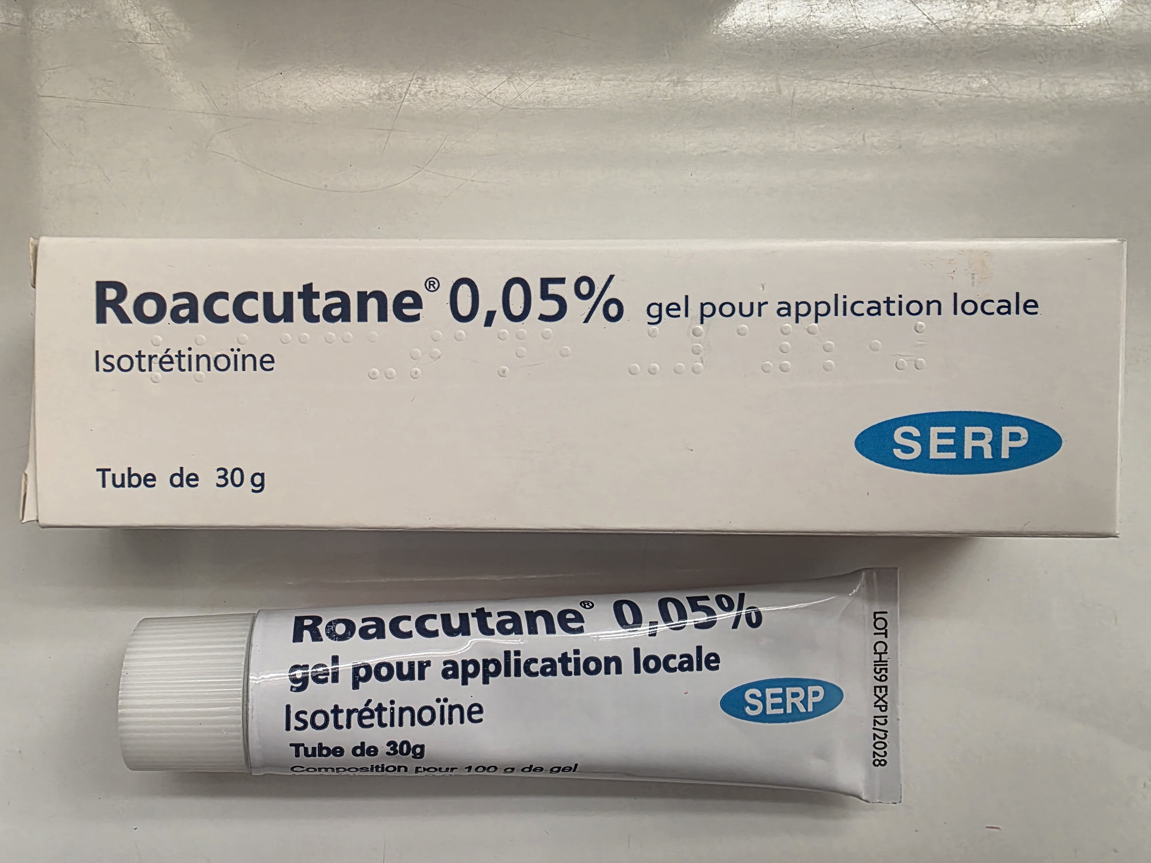 کرم آکنه و جوش 0.05% راکوتان / Roaccutane